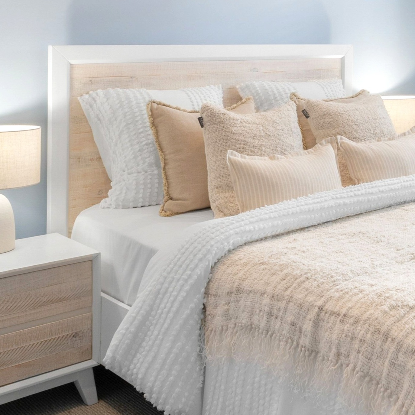 It may be cold outside, but inside it's all warm tones, soft textures, and quiet comfort. Styling by @little_bird_living .
#propertystyling
#interiorstyling
#homestaging
#realestatecentralcoast
#centralcoastrealestateagent
#propertystylingcentralcoast
#winterwarmth
