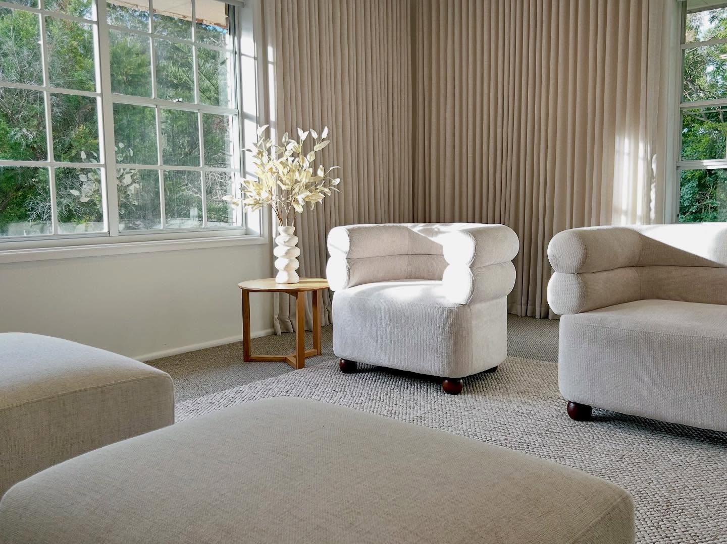 Soft, sunlit and elegant styling for this gorgeous Terrigal home. Styling by @little_bird_living.

#centralcoastproperty
#centralcoastpropertystyling
#interiors
#realestatecentralcoast 
#centralcoastlife 
#propertystylist
#coastalliving 
#coastalinteriors
#centralcoastrealestate 
#CentralCoastPropertyStylist
#propertystylingcentralcoast