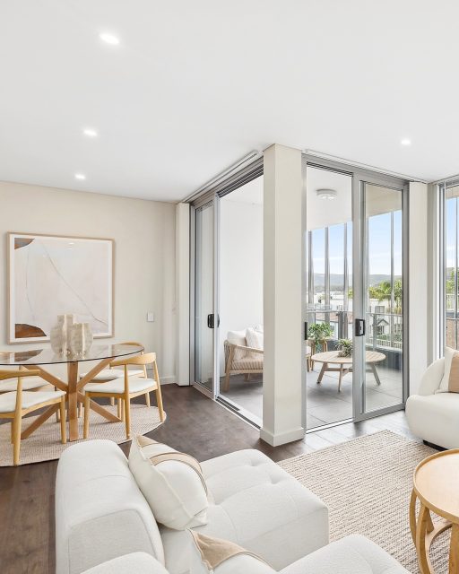 Calm, considered, connected. Creating spaces buyers can imagine themselves coming home to. Styling by @little_bird_living. Agent @belinda_mcfarlane.

#propertystyling 
#propertystylist 
#interiorstyling 
#australianinteriors 
#interiorinspo 
#homestaging 
#styledtosell 
#coastalstyle 
#moderncoastal 
#interiorgoals
 #househuntersau 
#realestateau 
#centralcoastbusiness
#centralcoastpropertystyling