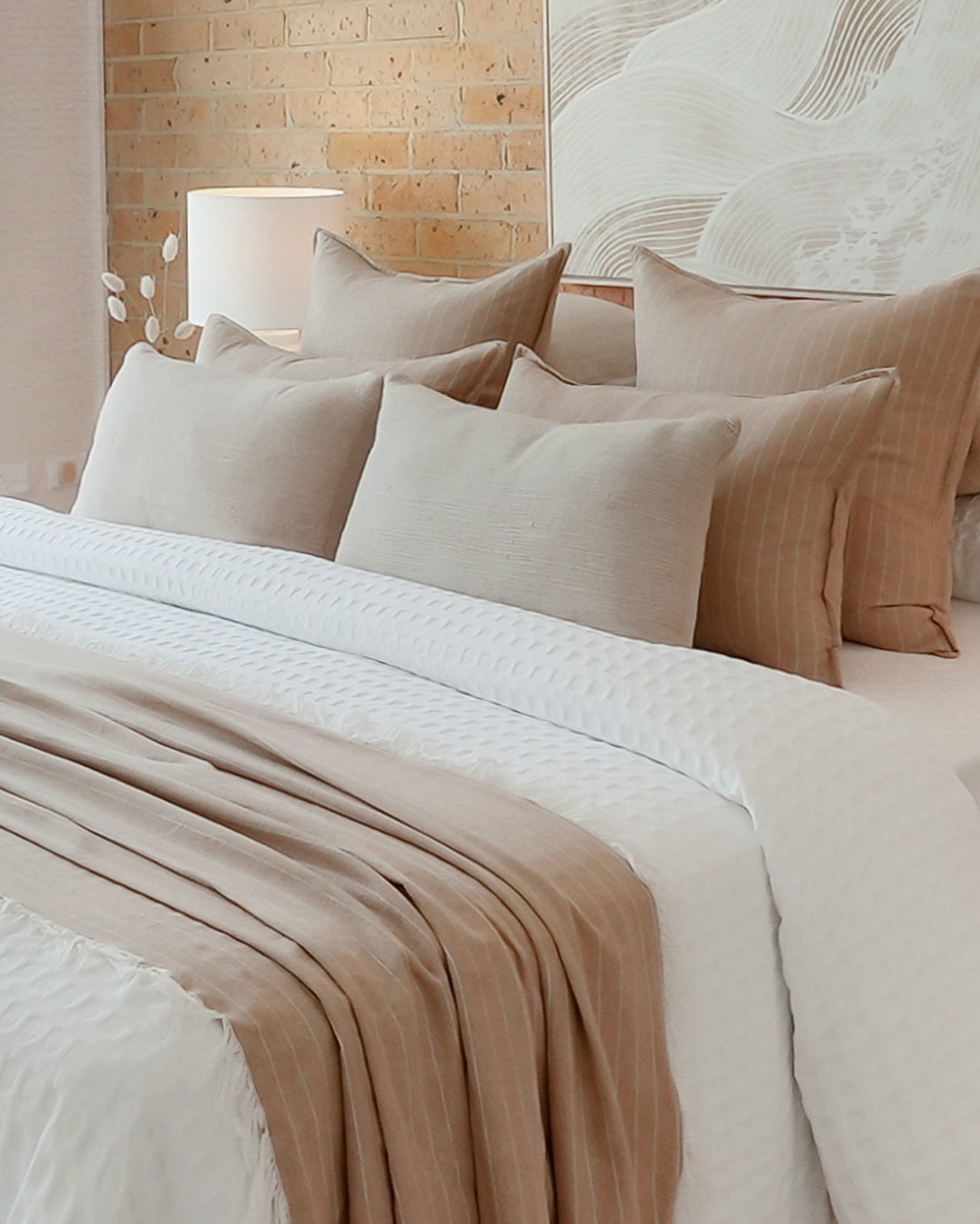 Calm.Inviting.Effortless.
Styling by @little_bird_living.
PropertyStyling
#CentralCoastProperty
#HomeStyling
#StyledToSell
#CoastalInteriors