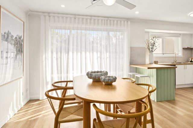 Fresh, functional and inviting … intentional styling that helps buyers connect. Styling by @little_bird_living.

#centralcoastpropertystyling #interiorstyling 
#centralcoastproperty
#coastalliving 
#centralcoastnsw