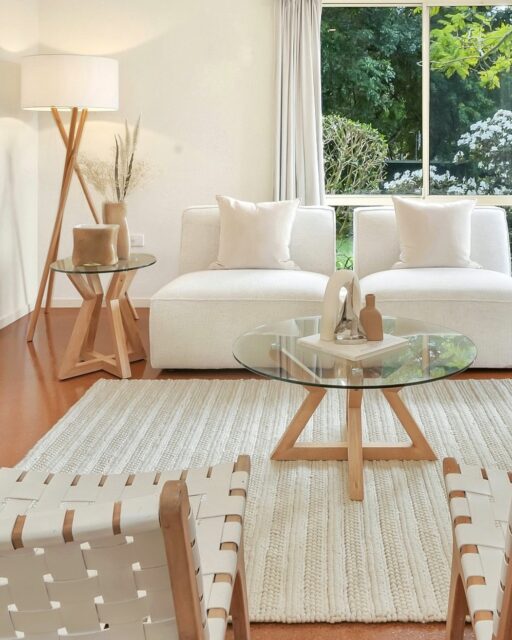 Soft tones, natural textures and a little greenery 🤍
#propertystyling
#homestaging
#centralcoastnsw
#interiorstyling
#centralcoastproperty
