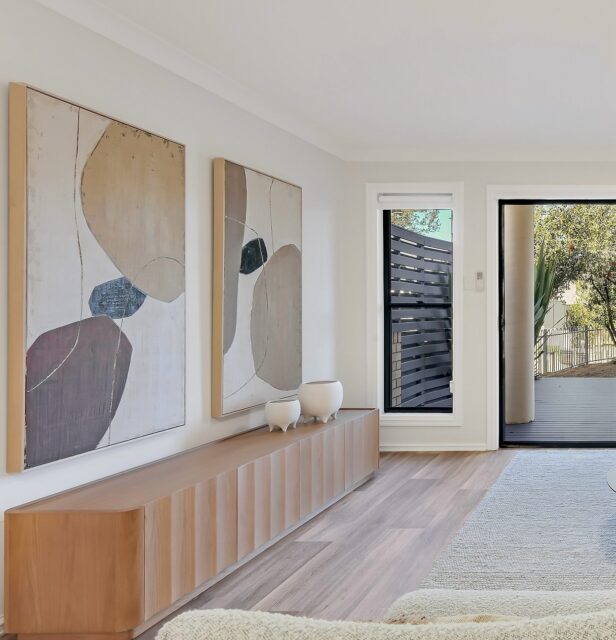Creating spaces buyers connect with.
Under contract in 2 weeks.
Styling by @little_bird_living .
Agent @oneagency_coastwide.

#centralcoastproperty 
#centralcoastrealestate
#interiordesign 
#centralcoastpropertystyling
#centralcoastbusiness