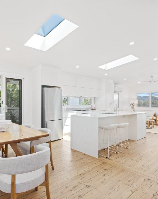 Latest install, Terrigal. Styling by @little_bird_living. Agent @mattfarrugia_ . 

#centralcoastnsw 
#terrigal
#centralcoastproperty 
#coastalinteriors
#propertystyling