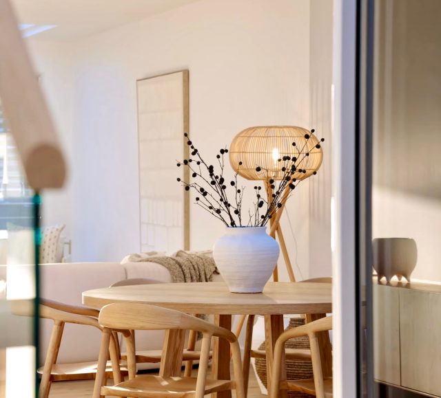 Soft coastal warmth - effortless modern living. Styling by @little_bird_living .
#stagetosell
#interiors
#centralcoastproperty
#centralcoastpropertystylist
#coastalinteriors
#homestylinginspo
#propertystylingcentralcoast